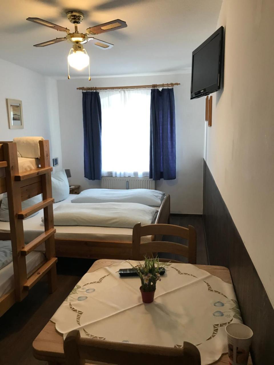Hotel Guntia Boardinghouse Guenzburg Luaran gambar