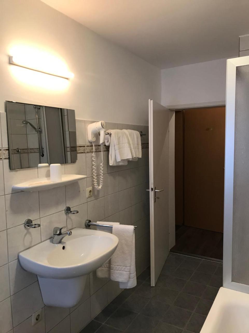 Hotel Guntia Boardinghouse Guenzburg Luaran gambar